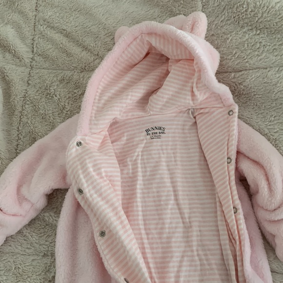 Bunnie onesie - Picture 6 of 7